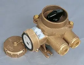 CZKH209-3，CZKH219-3 船用铜质带开关插座
