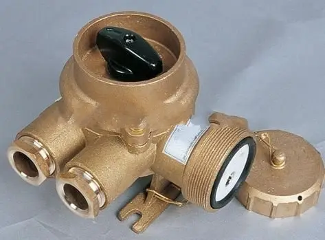 CZKH202-2，CZKH212-2 船用铜质带开关插座
