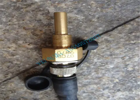 重庆康明斯配件3096153油温传感器